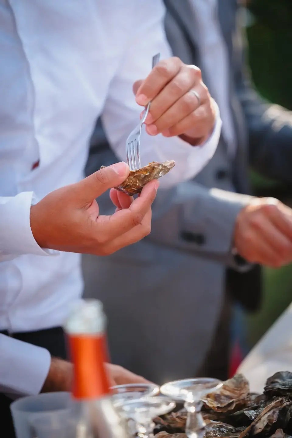 Dégustation d'huîtres au cocktail